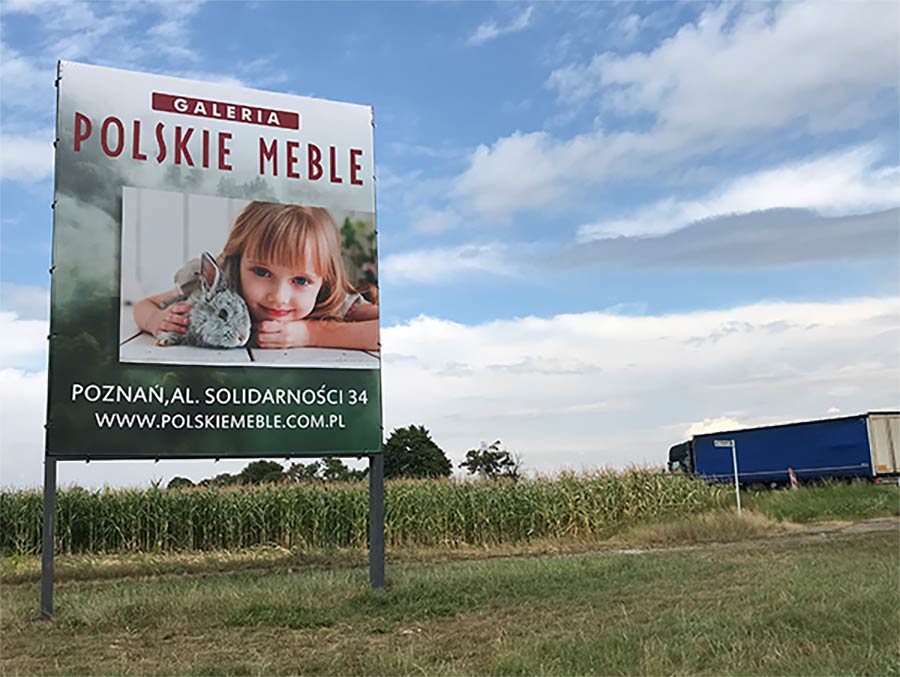Druk wielkoformatowy – niezbędne narzędzie reklamy wizualnej