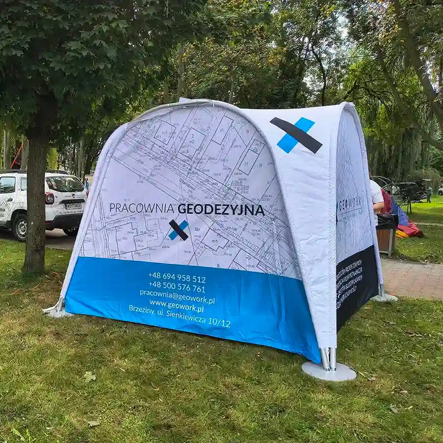 namiotnamiot reklamowy stelażowy z nadrukiem na event dla geodezja